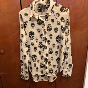 Long sleeve skull design